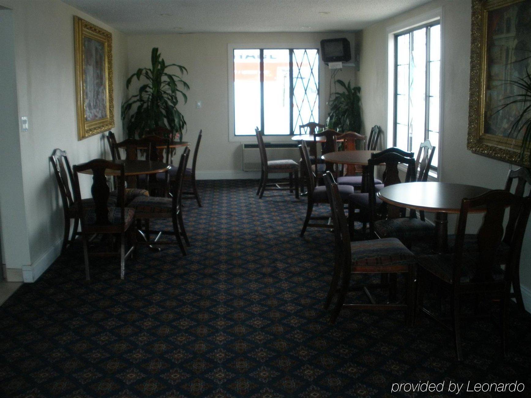 Home Town Inn Flint Restaurant photo
